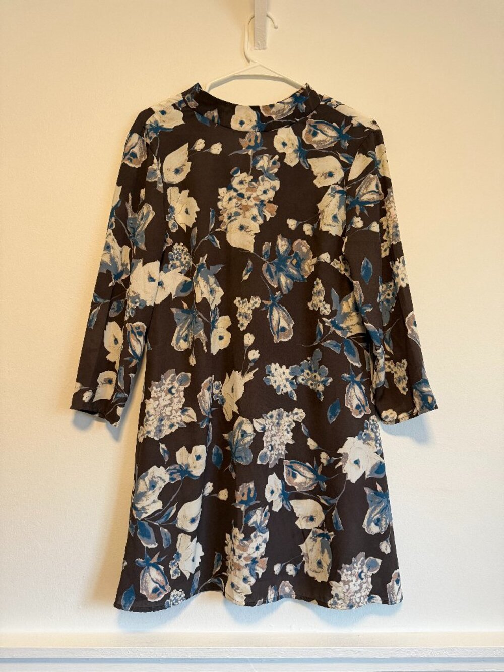 Floral Dress - 3/4 Length Sleeve - Large (fits like Medium)
